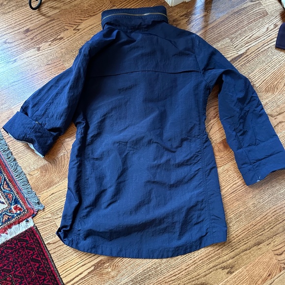 Navy anorak rain jacket, gold trim, rolled sleeve, hidden hood Size L - Picture 2 of 9